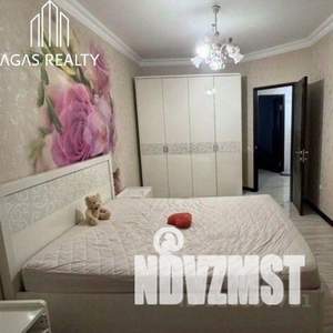2-к квартира, вторичка, 74м2, 1/6 этаж