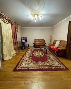 3-к квартира, вторичка, 100м2, 1/3 этаж