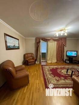 3-к квартира, вторичка, 100м2, 1/3 этаж