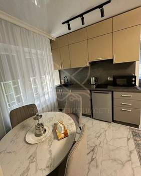 3-к квартира, вторичка, 90м2, 1/5 этаж