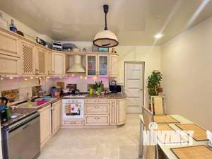 2-к квартира, вторичка, 62м2, 1/9 этаж