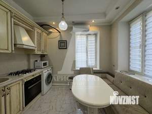 2-к квартира, вторичка, 250м2, 2/3 этаж